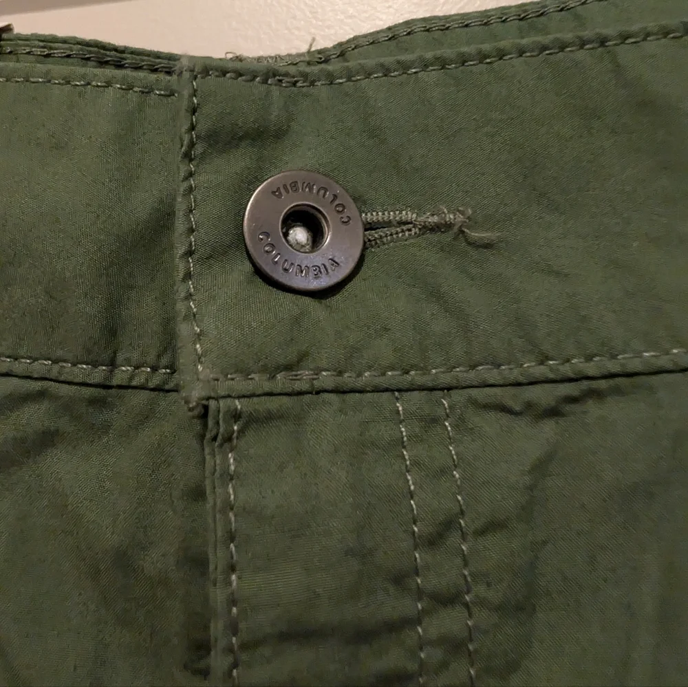 Columbia Holly Hideaway Washed Out Green Shorts Women’s Sz 12 NWT - Picture 4 of 11